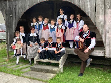 Auftritt vom JoduChinderChörli Moossee auf dem Ballenberg.