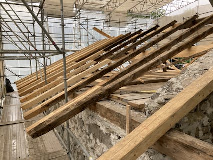 Mit der Translozierung vom Schulhaus aus Unterheid aus dem Jahr 1830 erweitert das Freilichtmuseum Ballenberg seine Sammlung.