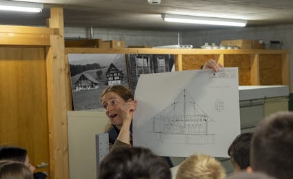 Erleben Sie eine exklusive Führung durch die Archive, die Ausstellungen oder die Bibliothek des Freilichtmuseums Ballenberg.