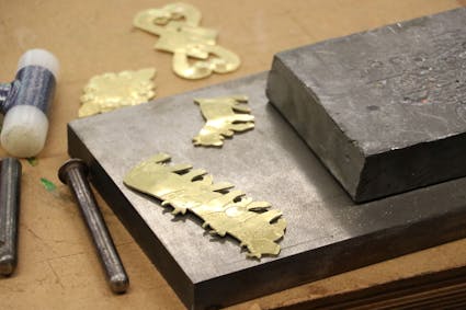 Besuchen Sie den Kurs Ziselieren – Appenzeller Kunsthandwerk im Kurszentrum Ballenberg.