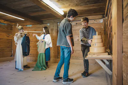 Mitmachaktivität, Käsetraditionen zum Anfassen im Freilichtmuseum Ballenberg
