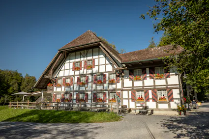 Legen Sie im Wirtshaus Bären im Freilichtmuseum Ballenberg eine genussvolle Pause ein.