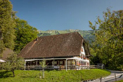 Legen Sie im Wirtshaus Bären im Freilichtmuseum Ballenberg eine genussvolle Pause ein.