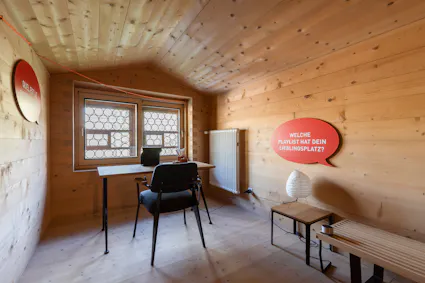 Das Haus aus Matten öffnet in dieser Saison ein Fenster zur baukulturellen Bildung