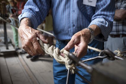 Lernen Sie in der Seilerei aus Unterägeri ZG im Freilichtmuseum Ballenberg das Handwerk Seilen kennen.