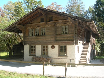 Handwerk Töpfern im Kleinbauernhaus mit Töpferei aus Unterseen BE (1051) im Freilichtmuseum Ballenberg.