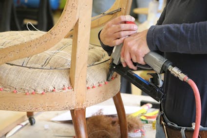Besuchen Sie den Kurs Polstern - Projekt im Kurszentrum Ballenberg.