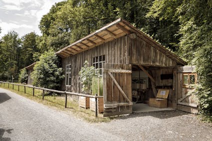 Lernen Sie in der Seilerei aus Unterägeri ZG im Freilichtmuseum Ballenberg das Handwerk Seilen kennen.