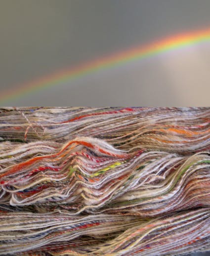 Besuchen Sie den Kurs Spinnen – Effekt durch Zwirnen im Kurszentrum Ballenberg.