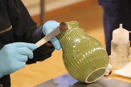 Besuchen Sie den Kurs Lackieren – Kintsugi Urushi im Kurszentrum Ballenberg.