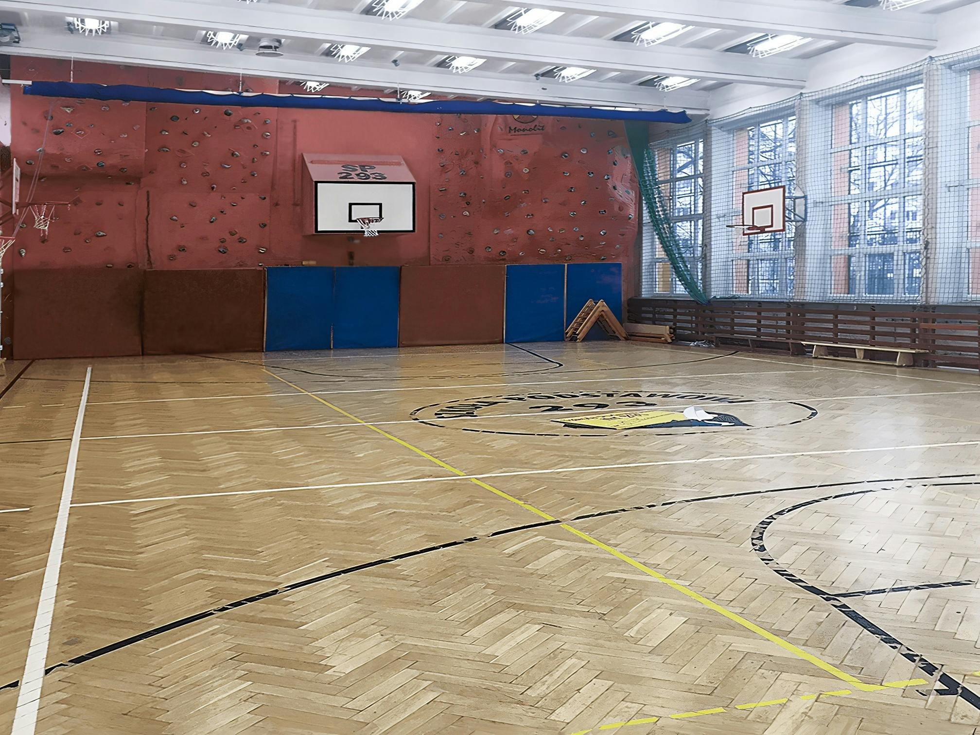 <p>Sala gimnastyczna</p>