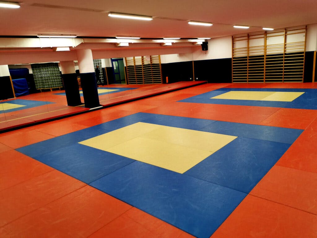 <p>Sala lustrzana</p>