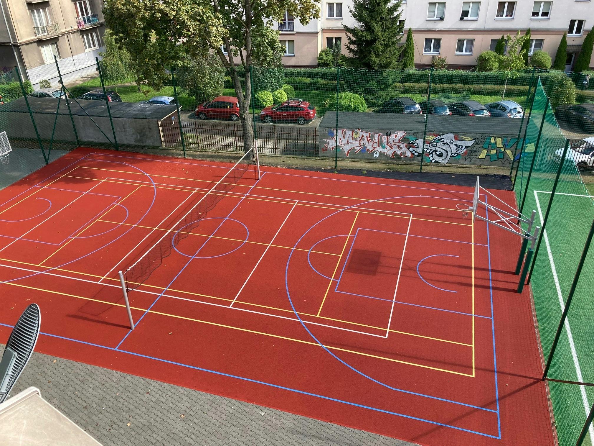 <p>Multi-functional court</p>