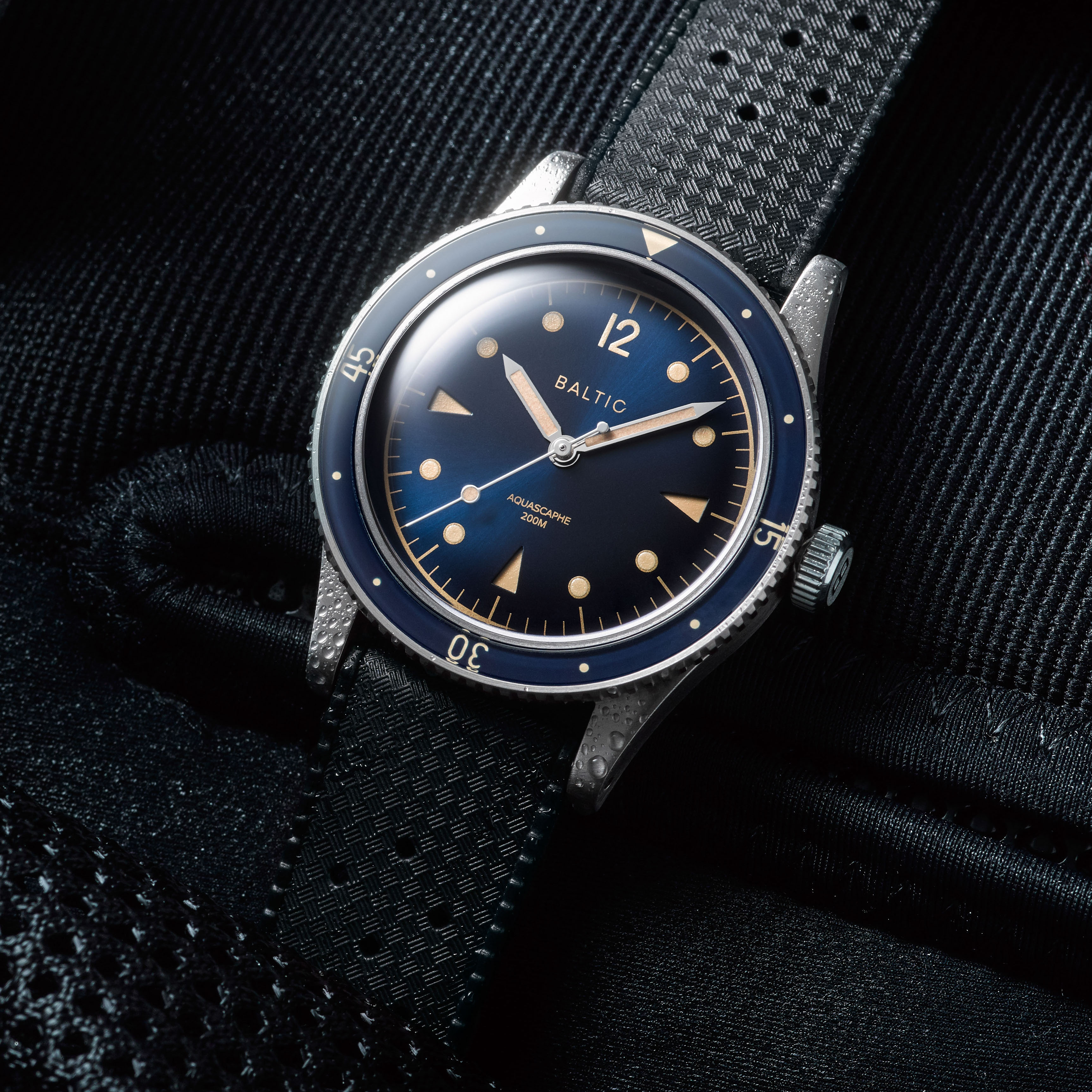 1ere plongeuse avec cadran bleu "petit prix" - Page 4 1070becc-3438-4792-84a0-de234e6cb1d1_Aquascaphe_baltic-4
