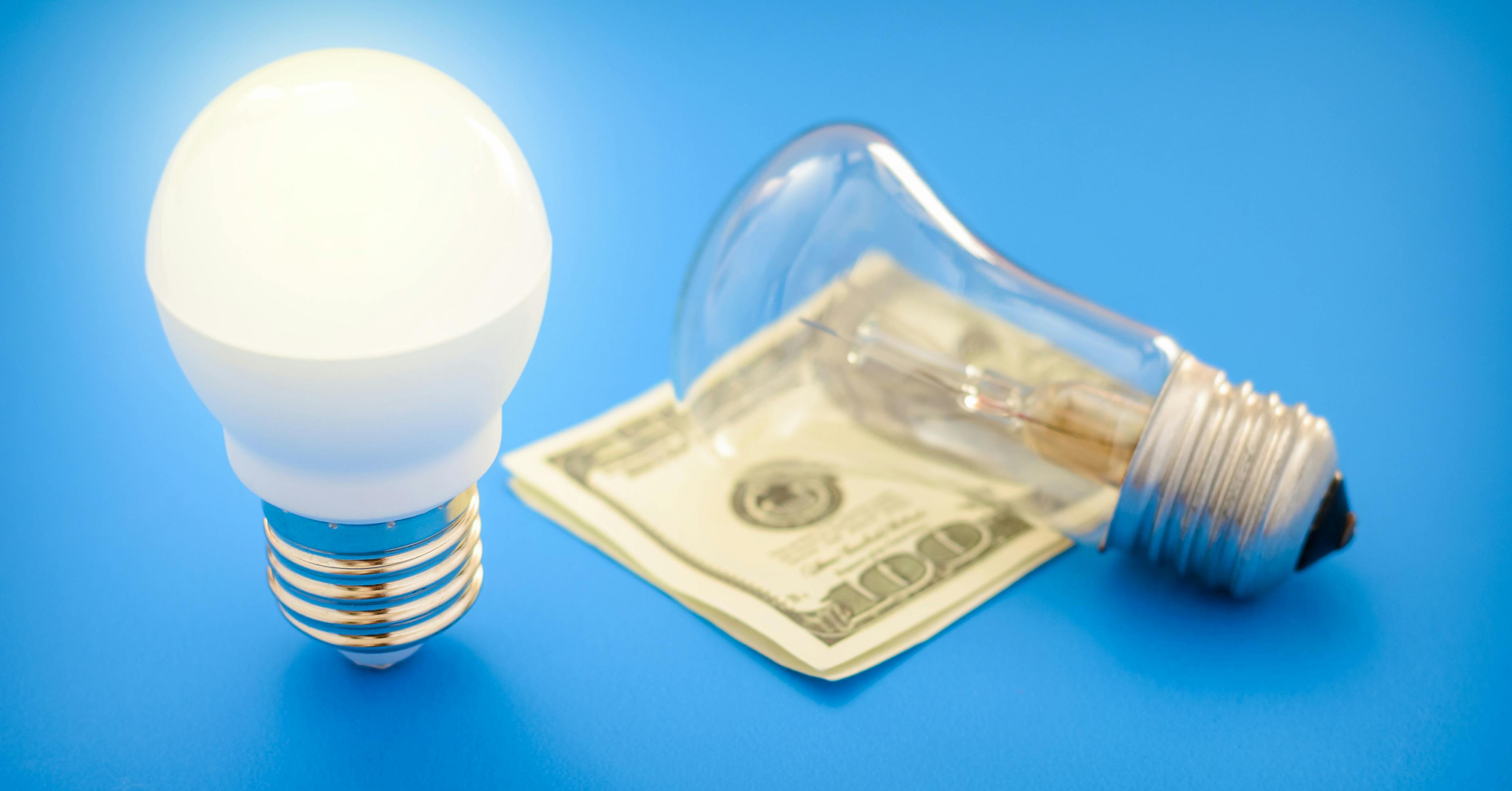 Ahorrar en tu empresa puede ser muy simple, puedes empezar por modificar y utilizar bombillas de bajo consumo y ahorrar en la factura de la luz