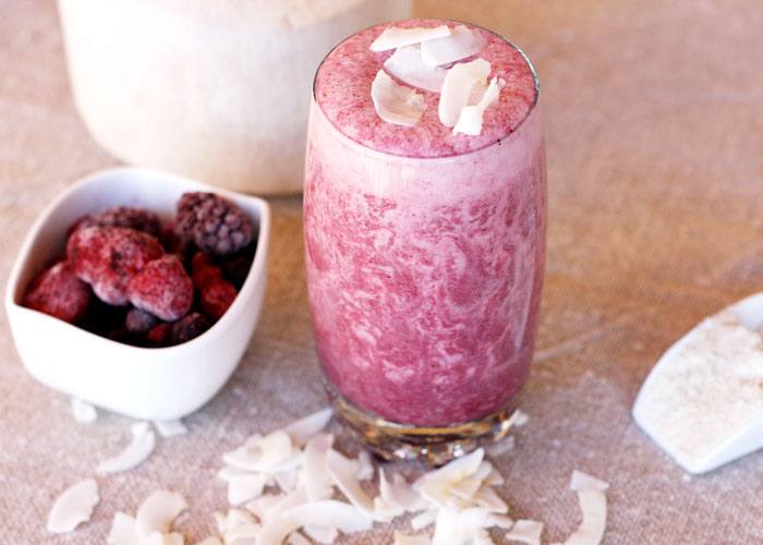 Berry Coconut Dandelion Chai Smoothie