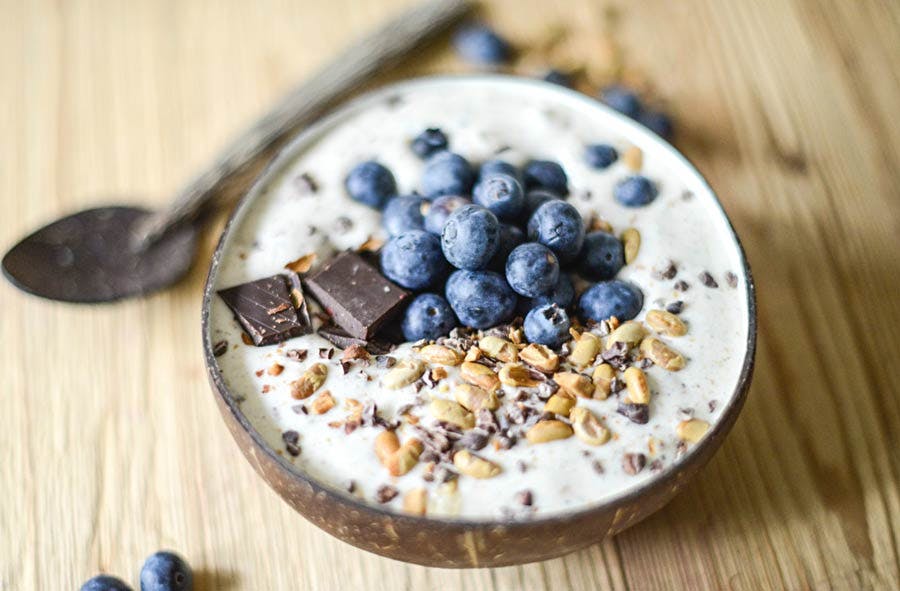 Vanilla Protein Smoothie Bowl with Dark Chocolate and Blueberries