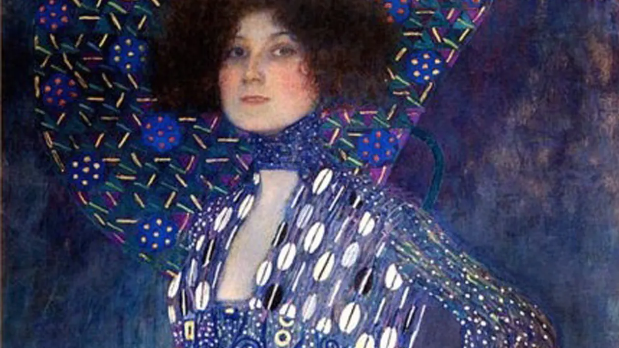 Klänning designad av Gustav Klimts musa till auktion