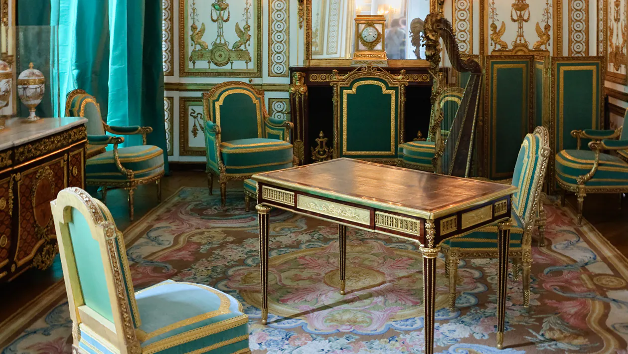 Marie Antoinette's Desk Heads to Auction
