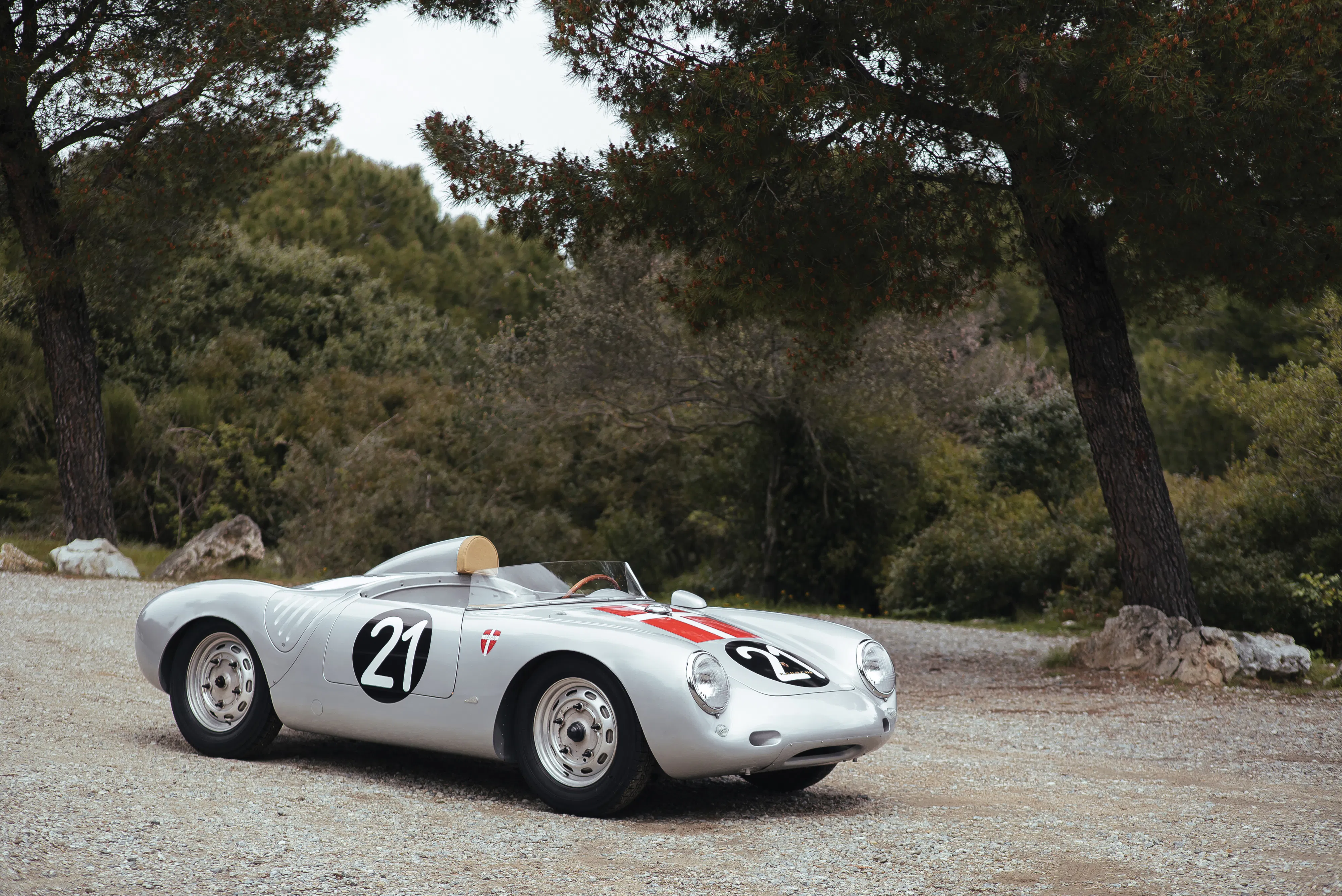 En 1957 Porsche 550A Spyder med tävlingshistorik från Danmark och Afrika såld för 35,9 miljoner