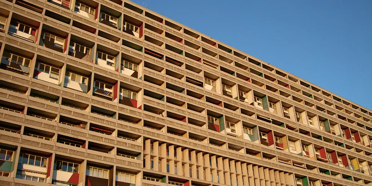 Unité d'habitation, type Berlin ("Corbusierhaus") von Le Corbusier, Flatowallee 16, Berlin. Foto von David Pachali (https://creativecommons.org/licenses/by-sa/3.0/)