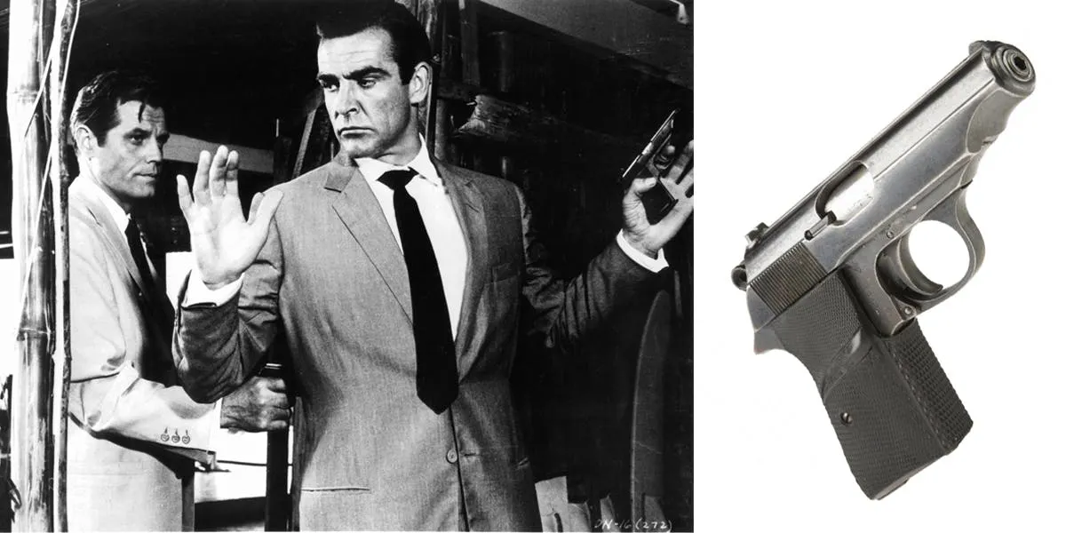 Sean Connery als James Bond und Jack Lord in "James Bond – 007 jagt Dr. No" | Foto: United Artist/Getty Images | Rechts: James Bonds Walther PP aus "James Bond – 007 jagt Dr. No" | Foto: © Julien's Auctions