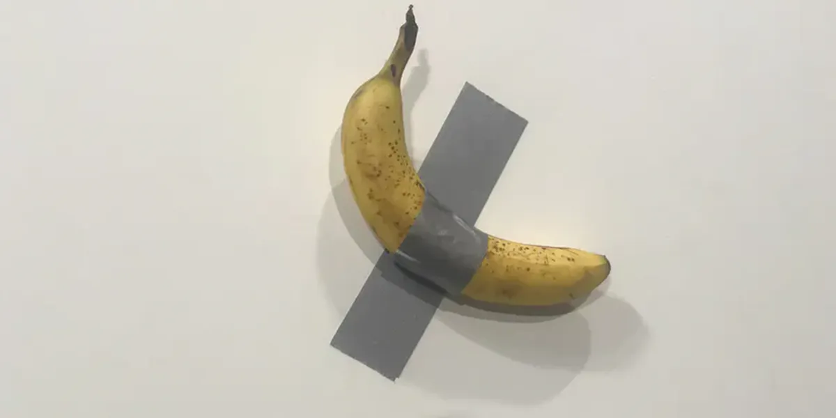 "Comedian" di Cattelan, Art Basel Miami Beach, 2019. Foto di Kira Reinke, Editorial Barnebys USA (particolare)