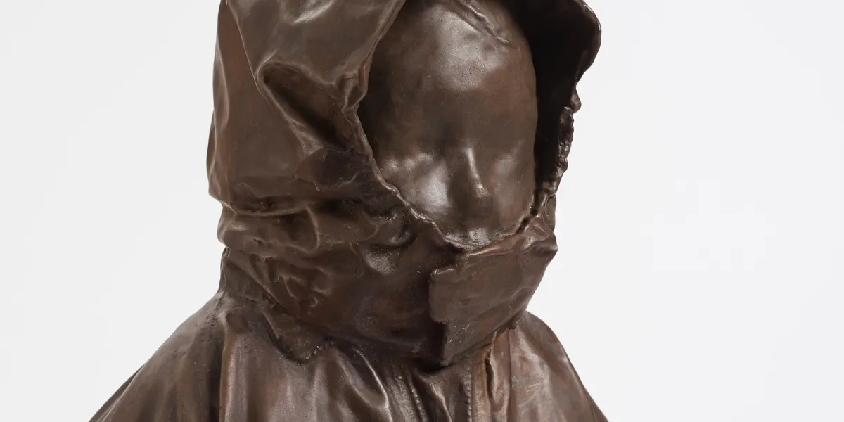 Charlotte Gyllenhammar (nata nel 1963), "Out", bronzo, altezza 94 Foto © Bukowskis (dettaglio)