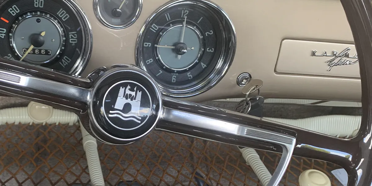 1966 Volkswagen 14-1300 Karmann Ghia Coupé. Foto © Xara Elias Exclusive Cars (Detail)