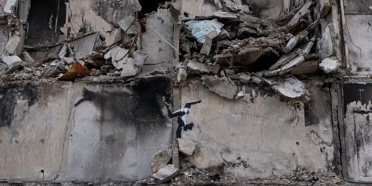 Graffiti di Banksy a Borodyanka, Ucraina. Foto © Banksy via www.banksy.co.uk