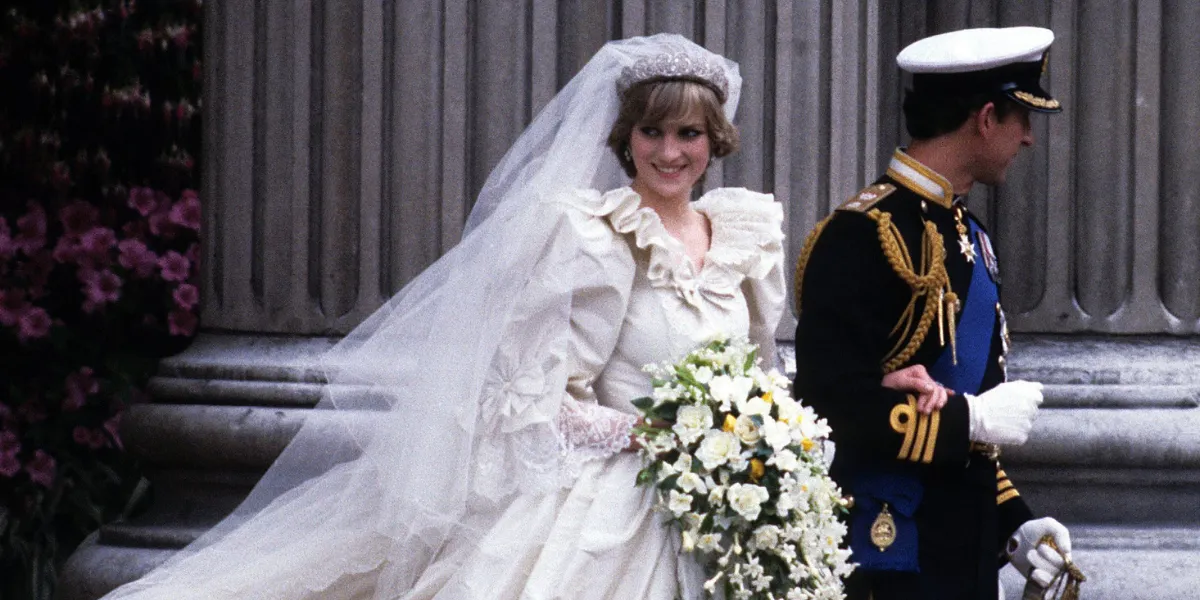 A Brief History of 20th-Century Wedding Dresses | Barnebys Magazine A Brief History of 20th-Century Wedding Dresses | Barnebys Magazine