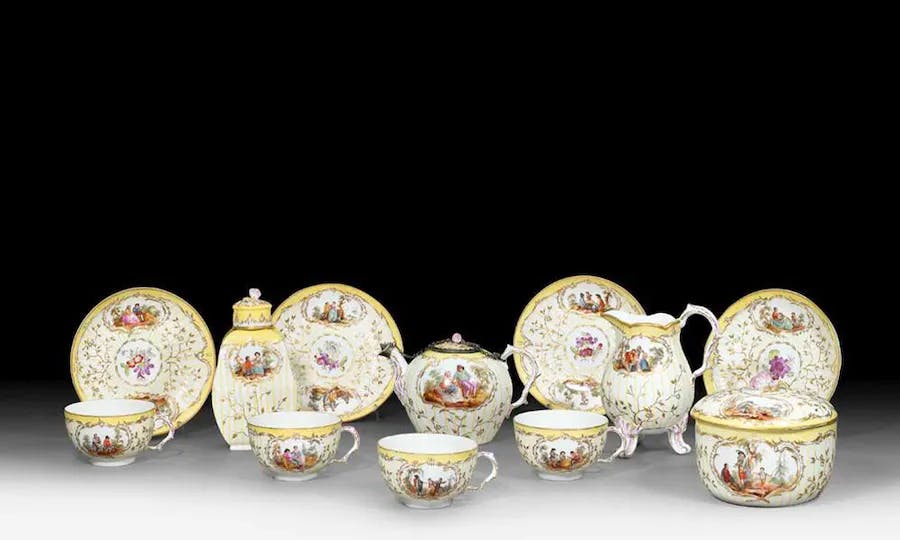 Tea service "Relief decoration with cartouches", model by the Gotzkowsky manufactory, KPM Berlin, around 1765. Photo © Koller
