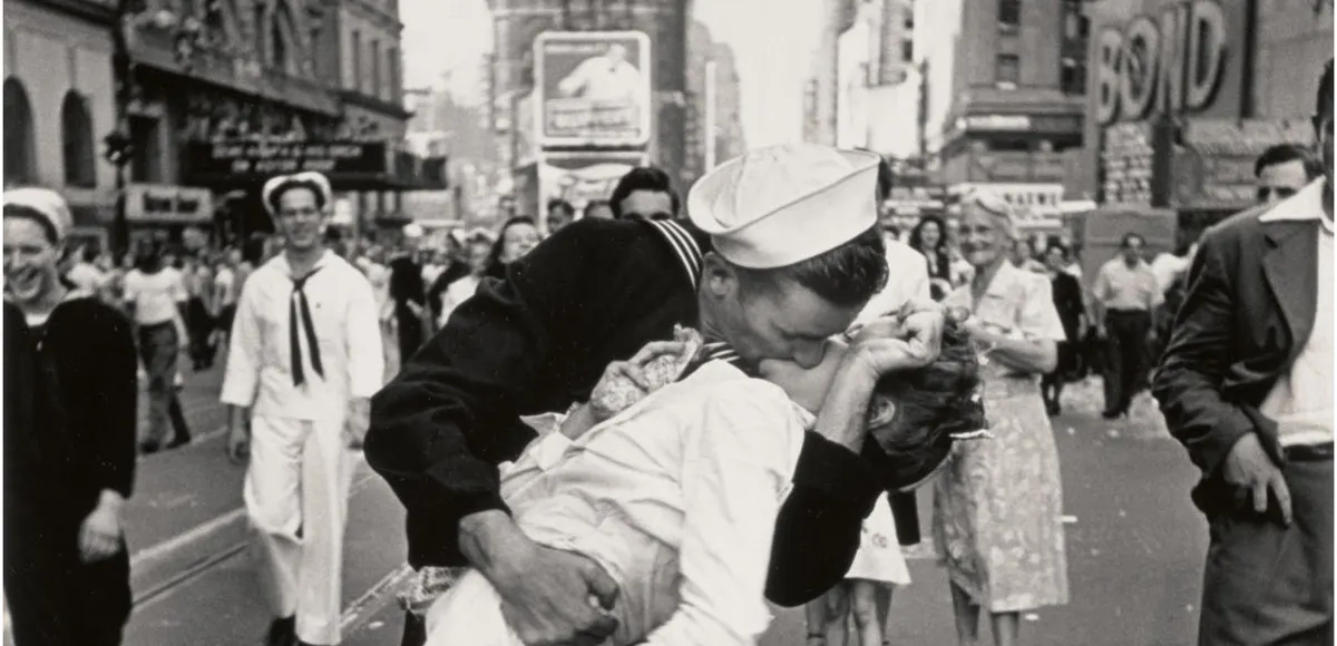 Alfred Eisenstaedt, V-J Day. Times Square, New York City (detail). 1945. Image: Sotheby's