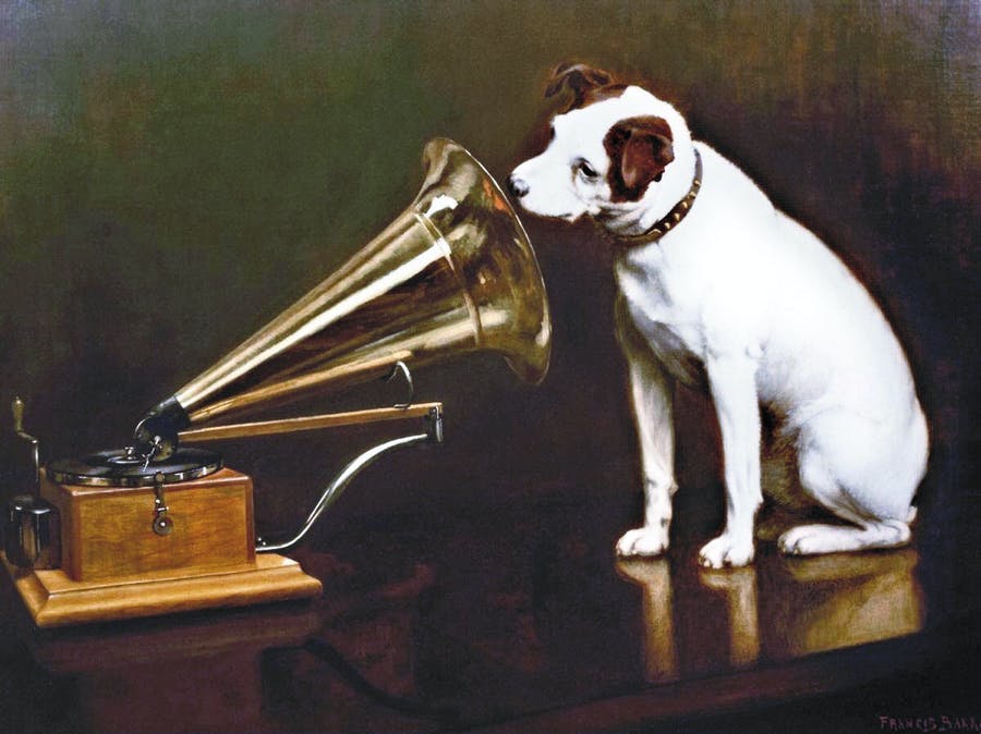 Francis Barraud, ‘His Master's Voice’, work representing the dog Nipper in front of the pavilion of a gramophone, used for the logo of the record company His Master's Voice, between 1898 and 1899. Image CCØ