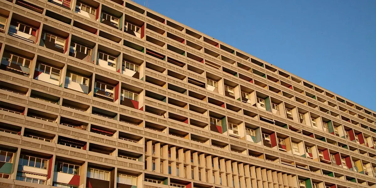 Unité d'habitation, Berlin ('Corbusierhaus') av Le Corbusier, Flatowallee 16, Berlin. Foto av David Pachali (https://creativecommons.org/licenses/by-sa/3.0/)