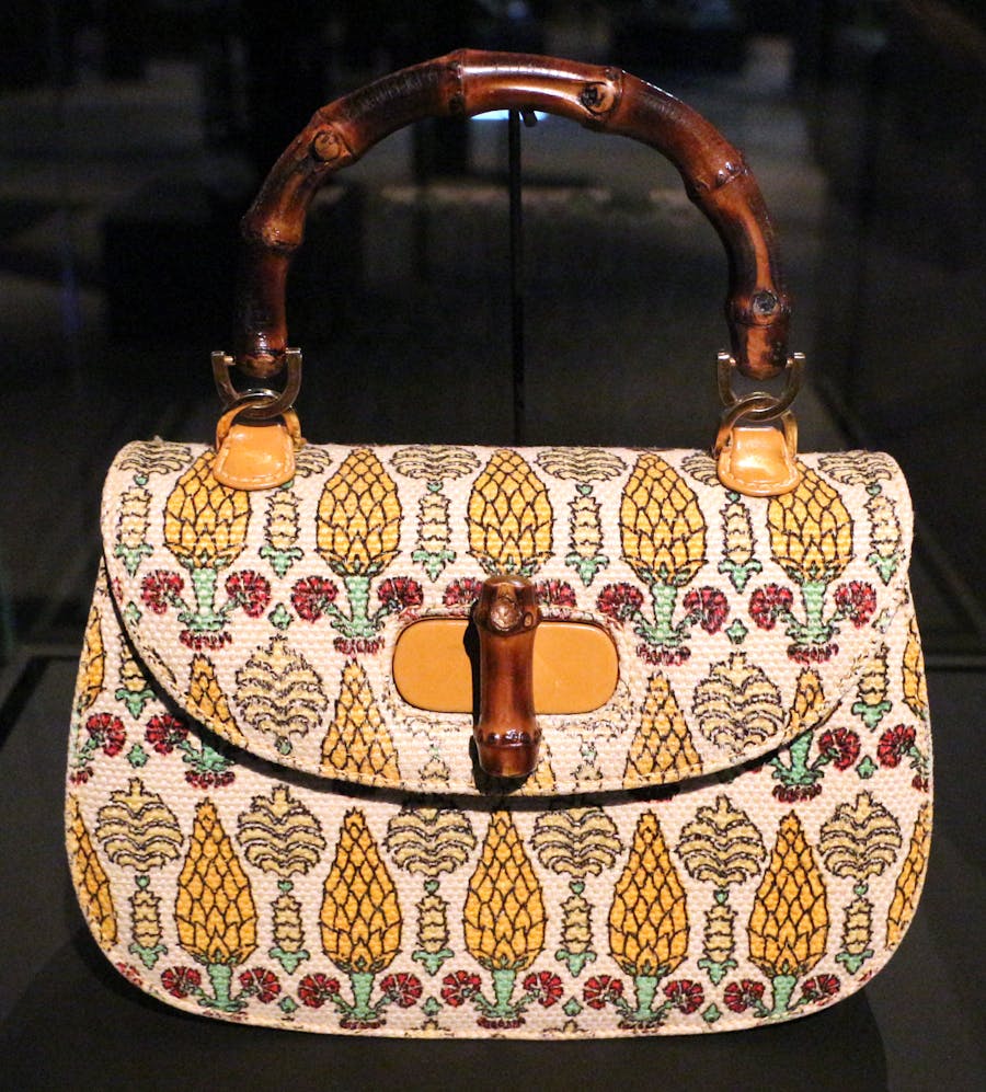 Gucci, bamboo bag, c. 1960-65 exhibited at the Neo Preistoria exhibition (Milan 2016). Photo by Sailko - Own work, CC BY 3.0