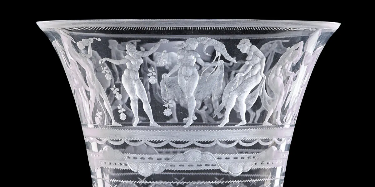 Simon Gate, engraved glass bowl, model 122, Orrefors, 1923 [detail]. Photo: Bukowskis