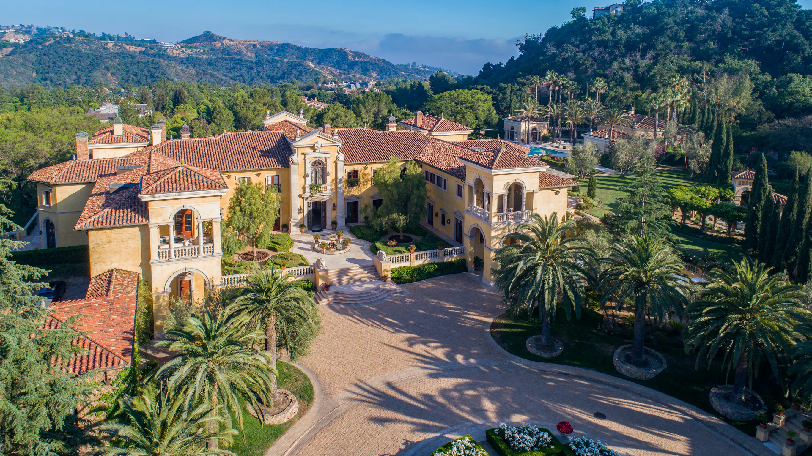 Veduta aerea della Villa. Immagine: Hilton & Hyland