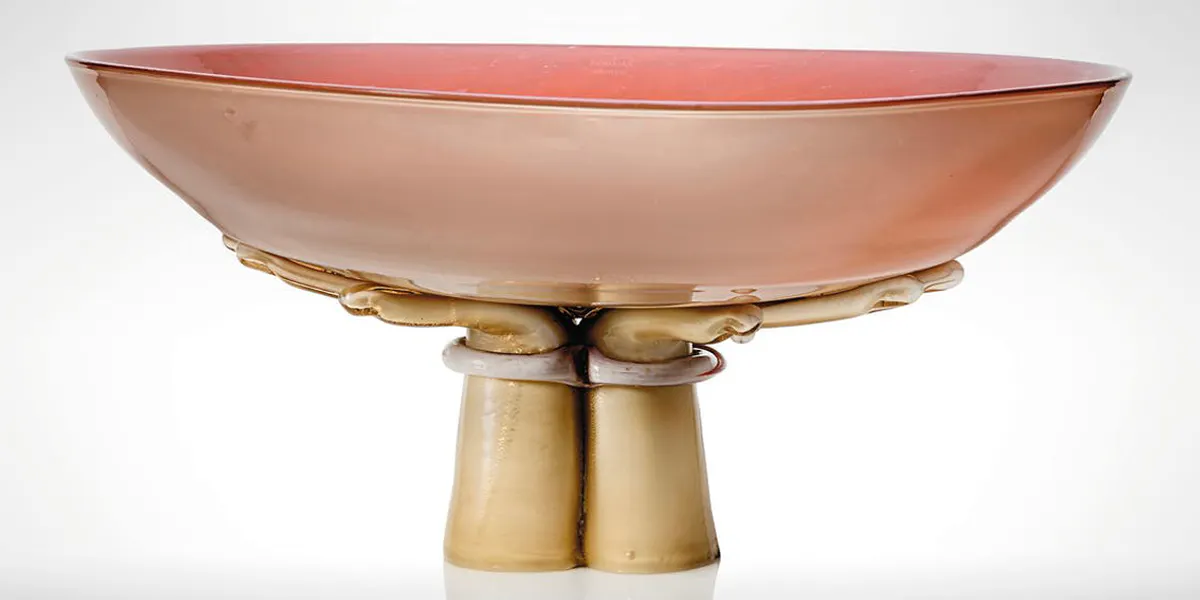 Tomaso Buzzi, a rare 'Coppa Delle Mani', model no. 3416, 1932-1933, laguna glass with applied gold leaf. Photo: Christie’s
