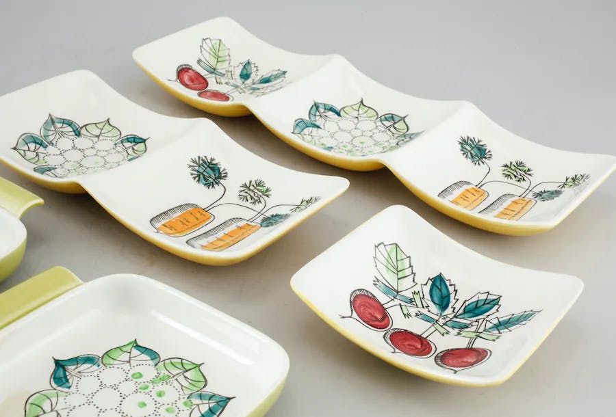 Marianne Westman, display dish, 'My Garden', porcelain, Rörstrand. Photo © Bukowskis
