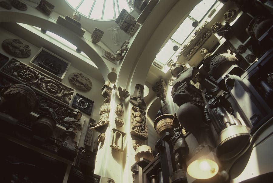 Sculpture Gallery, Soane Museum, London. Acroterion, CC BY-SA 3.0 License, via Wikimedia Commons