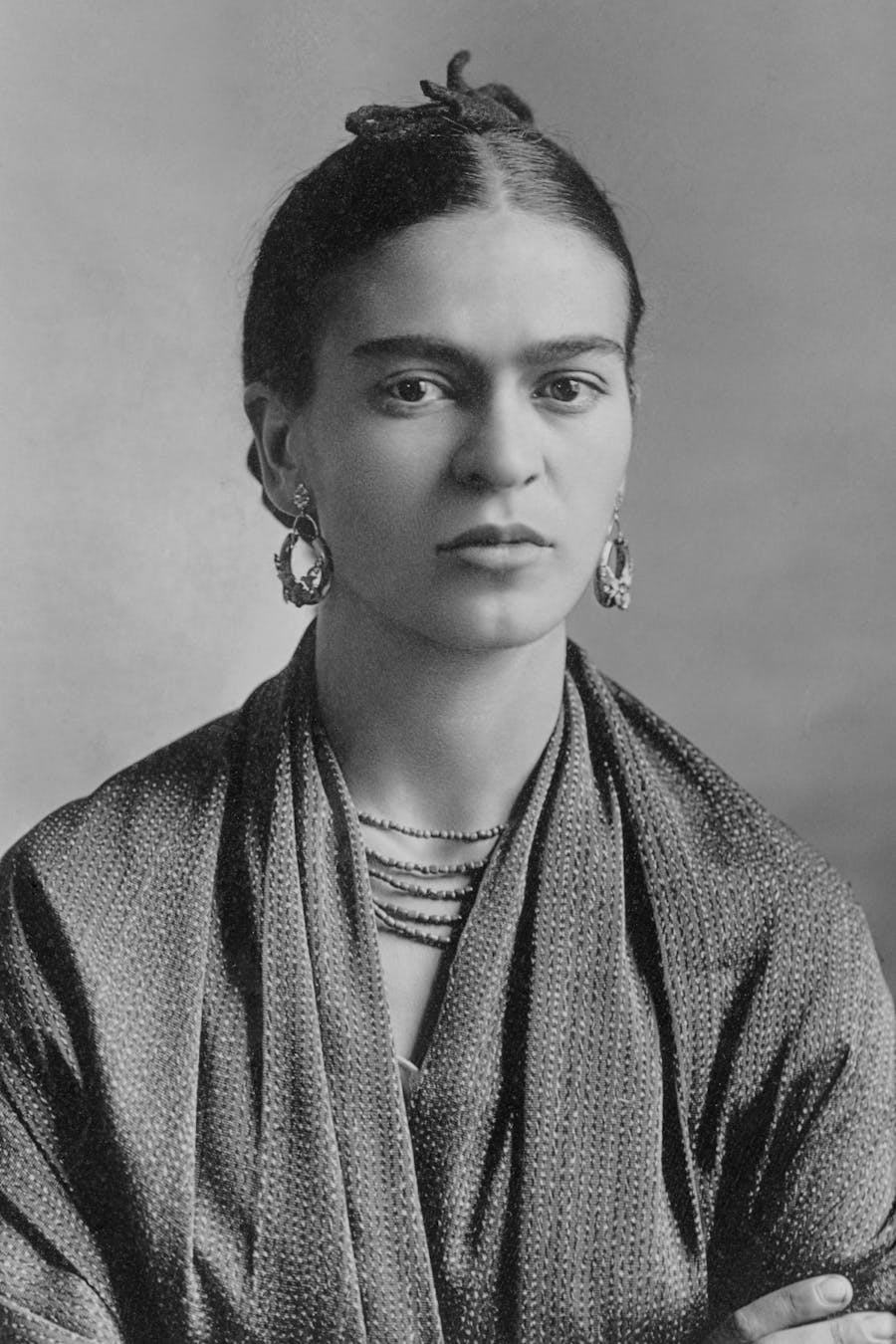 Frida Kahlo av Guillermo Kahlo. Foto public domain