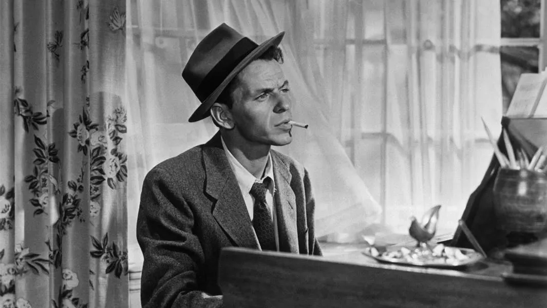 Frank Sinatra 1954 in dem Film "Man soll nicht mit der Liebe spielen" | Foto: Getty Images