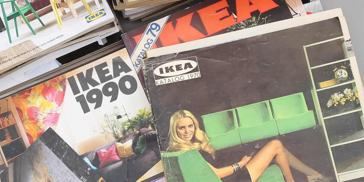 Catalogues Ikea. Photo © Växjö Auktionskammare