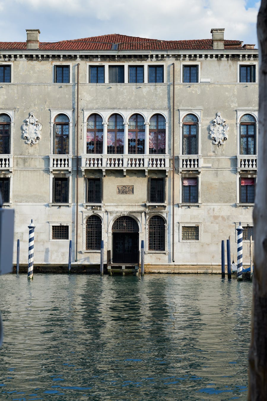 Gli arredi del famoso Palazzo Volpi di Venezia vanno all'asta