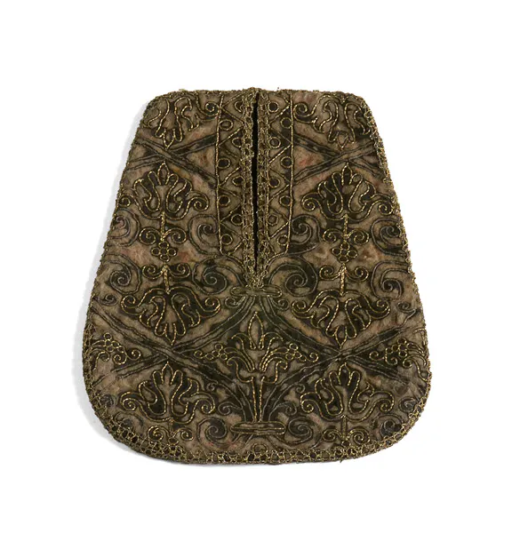 Faltriquera de seda, lana y metal, color grana en oro y plata (1575-1610). Imagen vía: Wikipedia