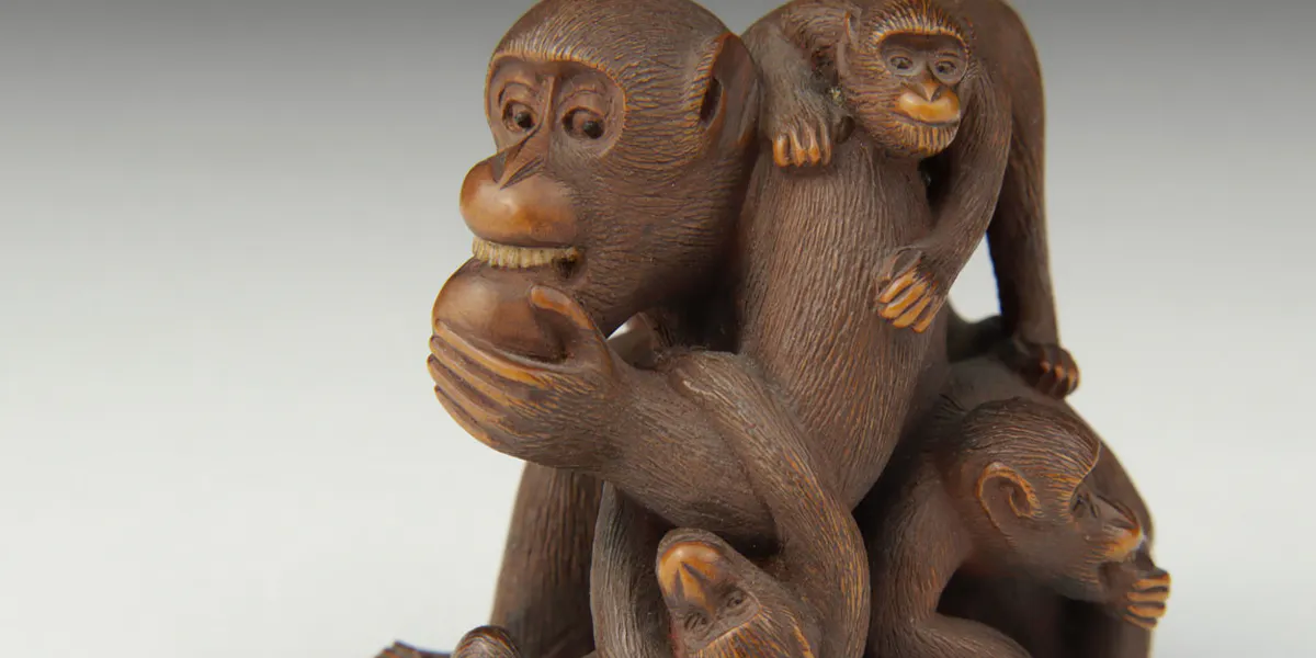 Netsuke/Okimono, Japan, 19. Jh., signiert Masanao, Holz, H. ca. 4,5 cm. Foto © Auktionshaus Franke (Detail)