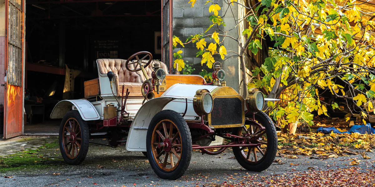 1903 Ceirano De-Dion Button. Foto © Wannenes