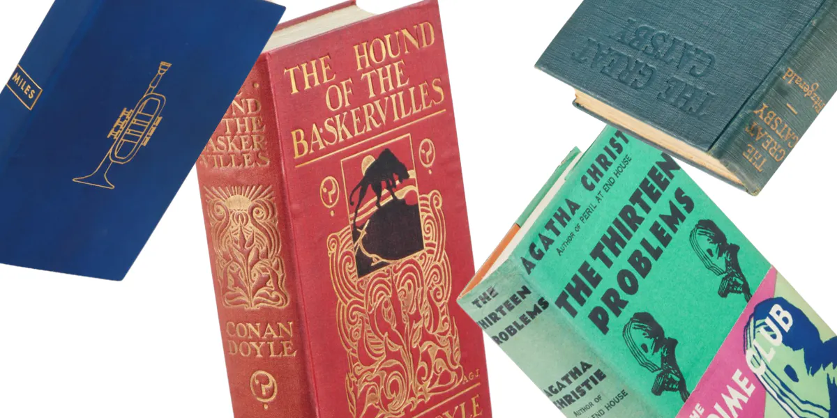Da sinistra a destra: Miles Davis (1926-1991) con Quincy Thomas Troupe Jr. (nato nel 1939), Miles. The Autobiography, New York, Simon and Schuster, 1989. Arthur Conan Doyle (1859-1930), The Hound of the Baskervilles: Another Adventure of Sherlock Holmes, Londra, George Newnes, 1902. Agatha Christie (1890-1976), The Thirteen Problems, Londra, per il Crime Club Ltd. di W. Collins Sons & Co. Ltd, 1932. F. Scott Fitzgerald (1896-1940), Il grande Gatsby, New York, Charles Scribner's Sons, 1925. Foto © Christie's (collage)