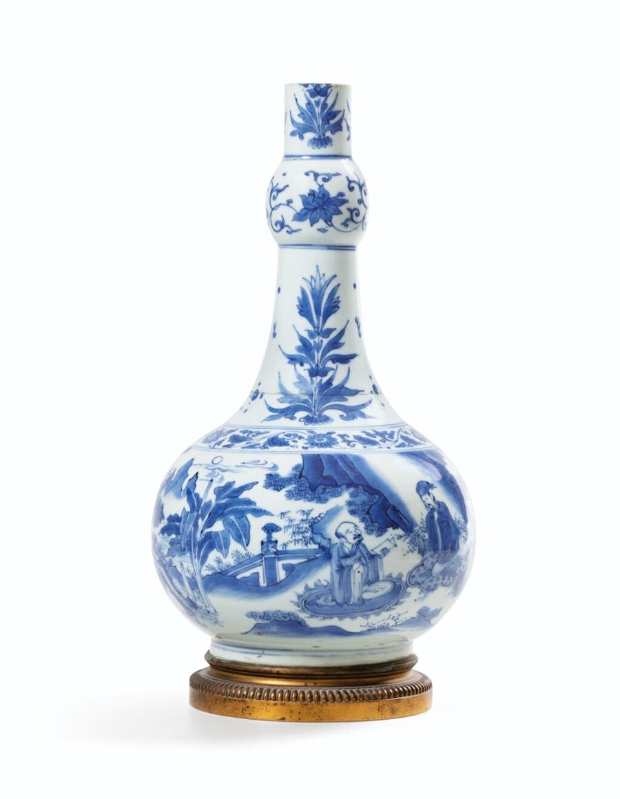 A blue and white ’scholars’ garlic neck vase, Transitional period, 17th century. Image © Sotheby's